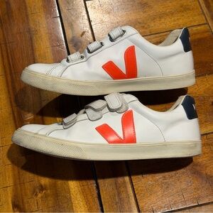 VEJA Recife Shoes Womens 8 White Leather Strap Low Top Casual Sneakers